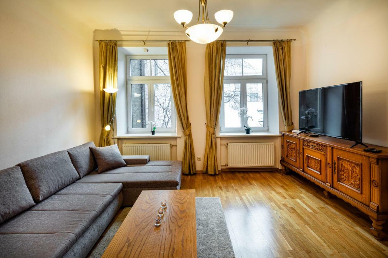 Dzirnavu Street Apartment In City Center Riga Exterior photo