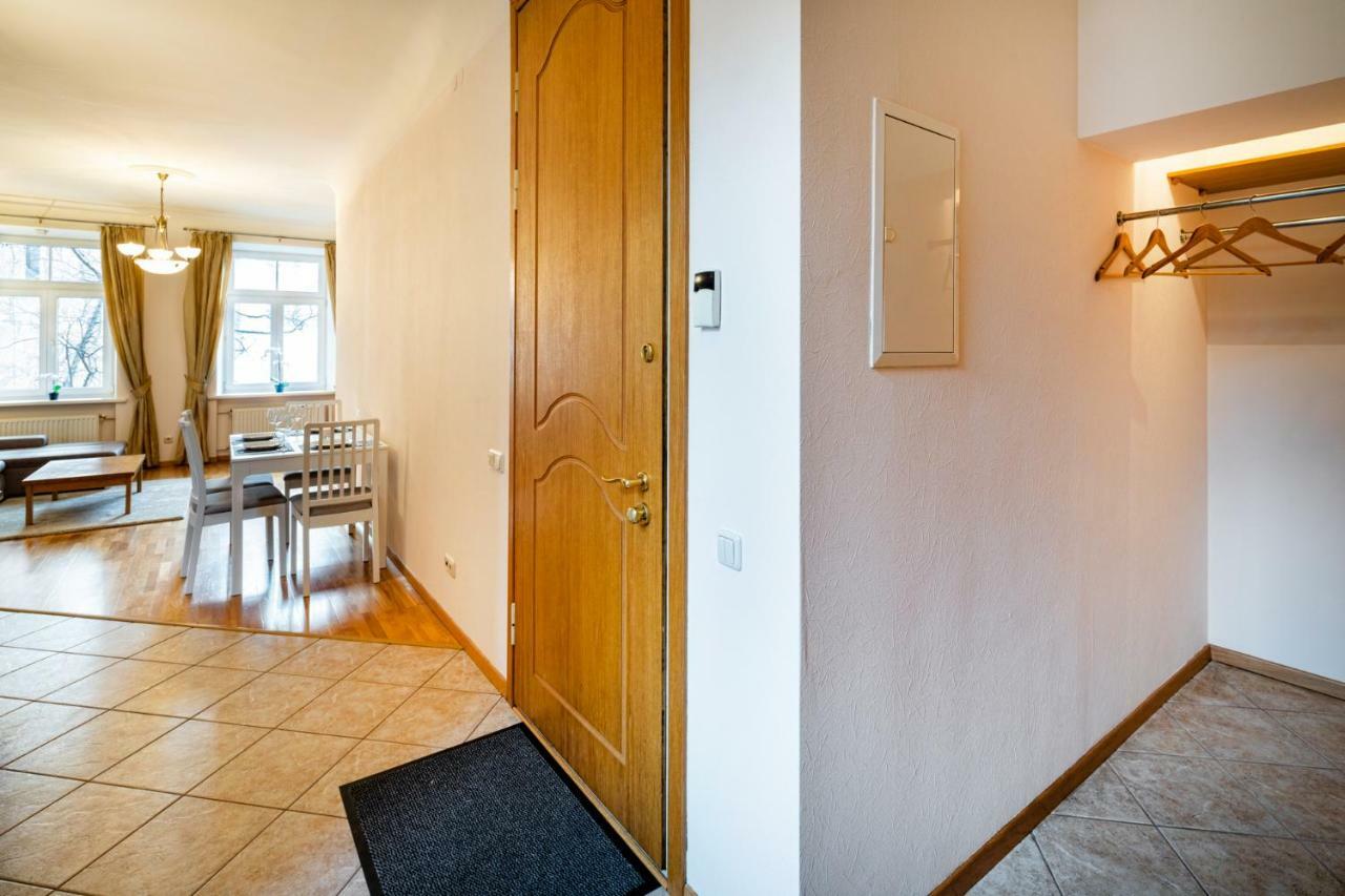 Dzirnavu Street Apartment In City Center Riga Exterior photo